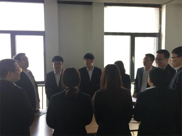 威尼斯569vip电商沈阳分公司员工配合喊出“威尼斯569vip+”企业精神.jpg 威尼斯569vip电商沈阳分公司员工配合喊出“威尼斯569vip+”企业精神.jpg