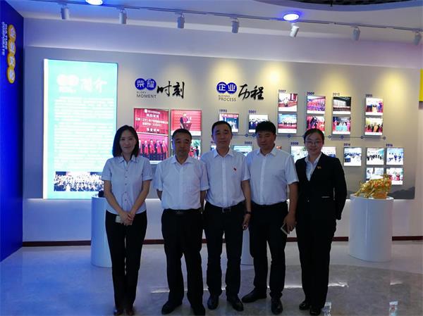 中国银行与威尼斯569vip电商达玉成面战略相助意向3.jpg 中国银行与威尼斯569vip电商达玉成面战略相助意向3.jpg