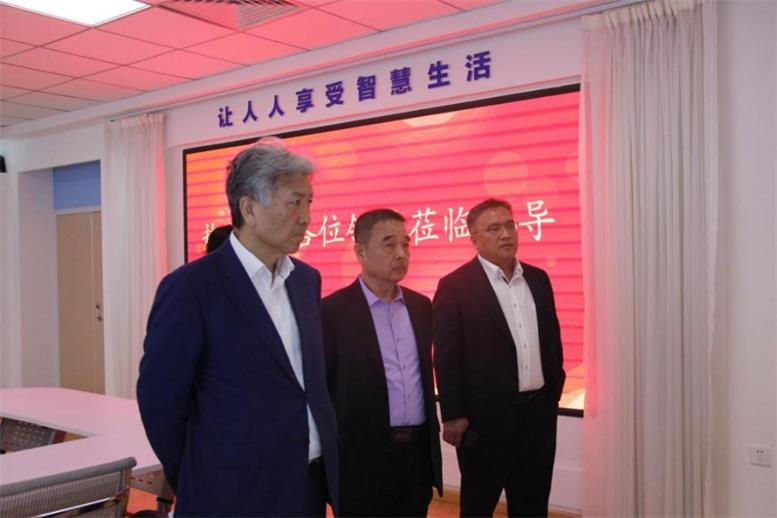 ¶«Èí¼¯ÍŶʳ¤¼æCEOÁõ»ýÈÊ2.jpg ¶«Èí¼¯ÍŶʳ¤¼æCEOÁõ»ýÈÊ2.jpg